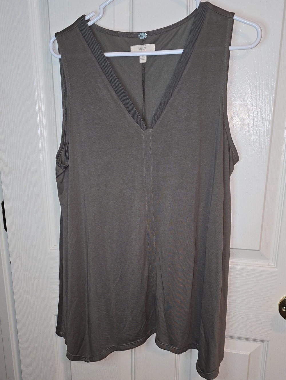 Cupio V-Neck Sleeveless Tank Top - Gray
